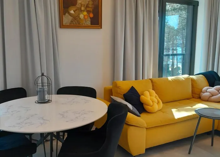 De Luxe By Maria Kolobrzeg - Shellter